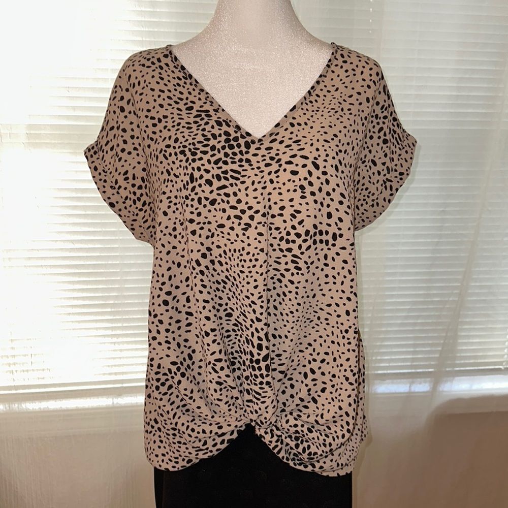 Hippie Rose M V-Neck & Back Animal Print Tan Black Sleeveless Front Twist Blouse